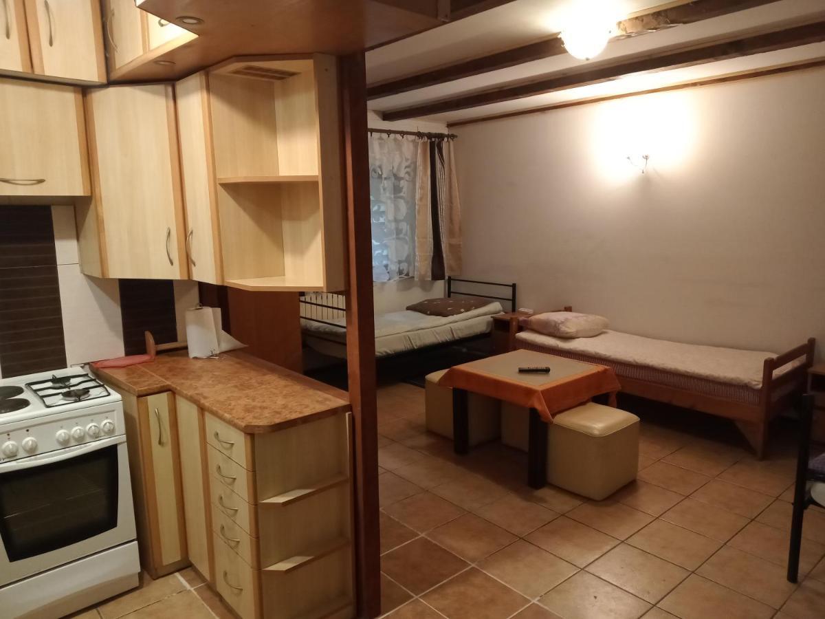 Aura Homestay *